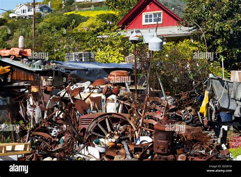 Junk yard art hi-res stock photography and images - Alamy