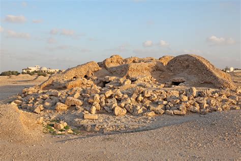 Dilmun Burial Mounds - Bahrain - Arrivalguides.com