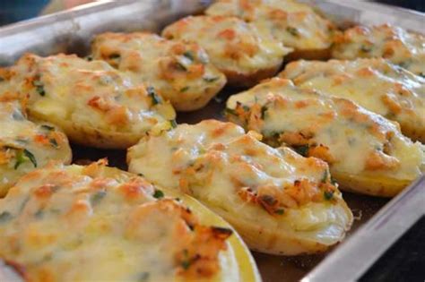 Como Fazer Batata Assada Recheada Com Frango E Queijo Parmesão