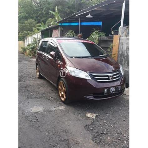 Mobil Honda Freed E PSD Bekas Tahun 2010 MPV Murah Normal Bisa Kredit