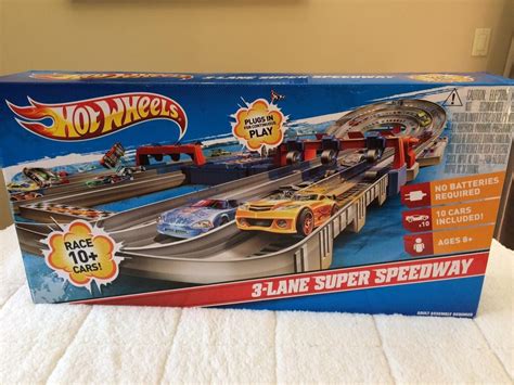 Nos Hot Wheels Lane Super Speedway With Car Pack