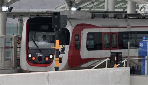 FOTO Jadwal Operasi LRT Kelapa Gading Velodrome Molor Foto Liputan6