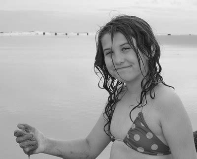 5 Hot Sexy Megan McDonald Bikini Pics