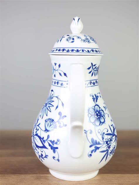 Vintage Kahla Zwiebelmuster German Blue Onion Pattern Porcelain Coffee