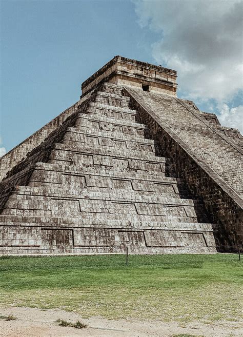 Así fue como dragaron el cenote de Chichén Itzá y saquearon sus tesoros