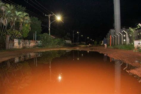 Com Galhos E Pneus Moradores Fecham Rua Em Protesto Capital Campo