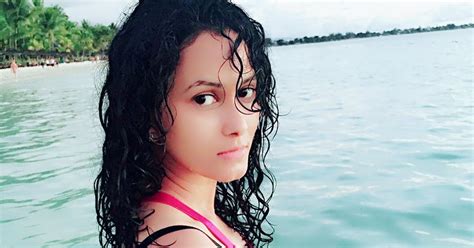 CELEBRITY PICS Neetha Shetty Hot In Beach