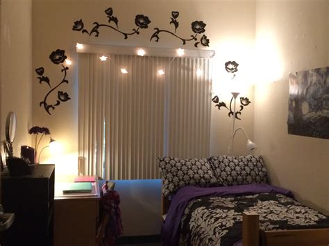 Decorate Dorm Room Walls Best Ideas To Decorate Dorm Room Inspiration