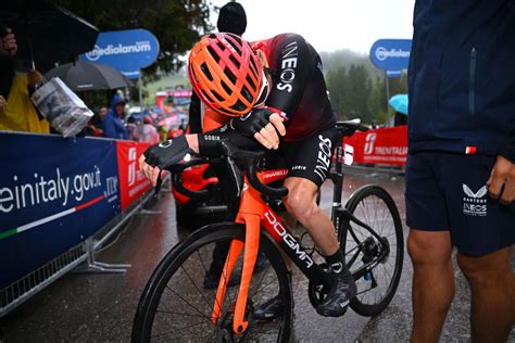 Geraint Thomas Grovels In The Rain As Teammate Arensman Creates Giro D