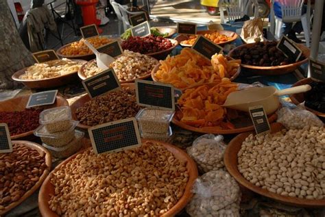 Billets et Tours Marché de St Tropez Marché Place des Lices Saint