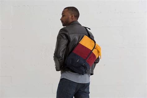 Timbuk2 Classic Messenger Bag » Petagadget