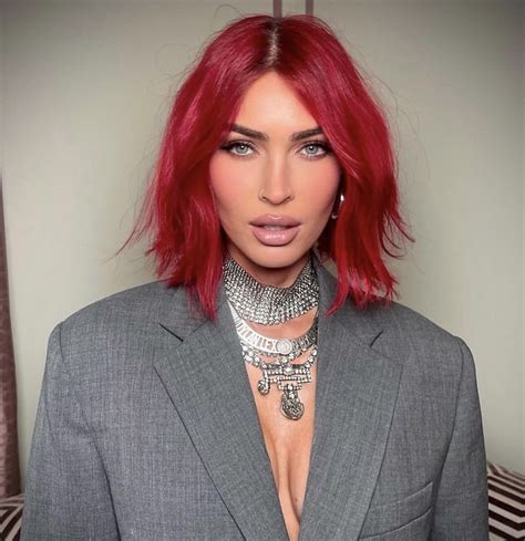 Megan Fox debuts dramatic hair transformation | Goss.ie