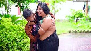 Desi Komal Bhabhi Ke Bade Bade Doodh Dekh Fisal Gaya Dewarji Hindi