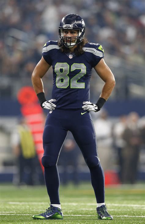 Seahawks TE Luke Willson Suffers Knee Injury