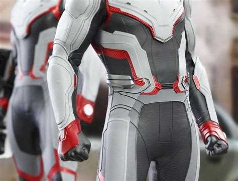 Avengers Endgame Nuova Action Figure Hot Toys Di Tony Stark Con