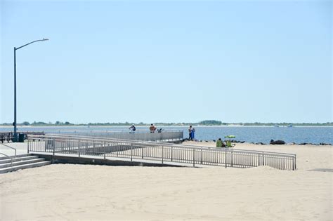 Manhattan Beach Park : NYC Parks