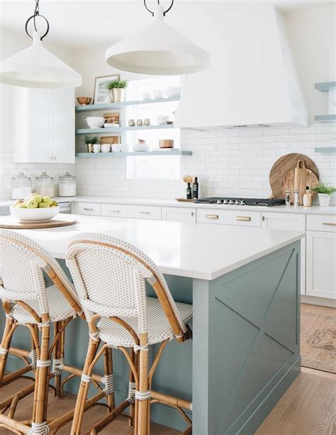 17 Coastal Kitchen Decor Ideas For A Beach Home