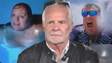 Liam Hemsworth Strips Down And Takes A Hot Shower After Surfing See The Pics Entertainment