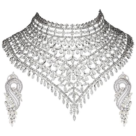Natural Huge diamond necklace with 135.87 cts diamond and 18k gold For