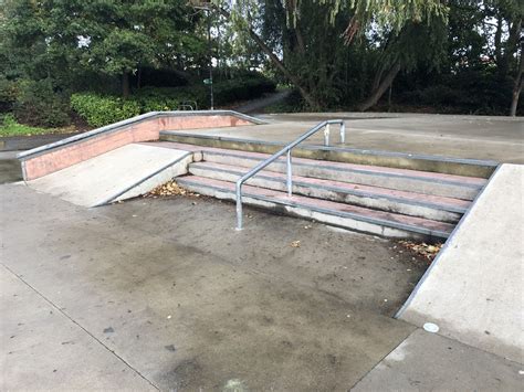 Best Ways to Reach Dunelm in Aylesbury Vale by Bus or Train 33