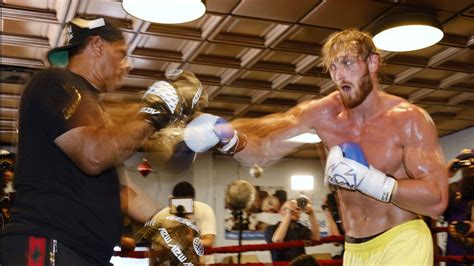 Photos: Logan Paul training to fight Floyd Mayweather