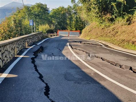 Strada Di Orezzo Si Attende Che Si Fermi Il Movimento Del Versante