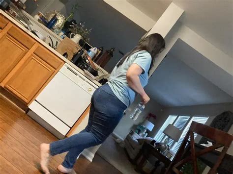 Creepshot Of My Moms Fat Ass Scrolller