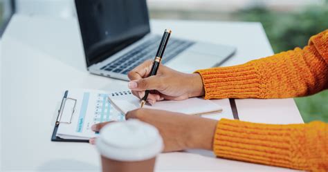 Qual é a diferença entre especialização e pós-graduação?