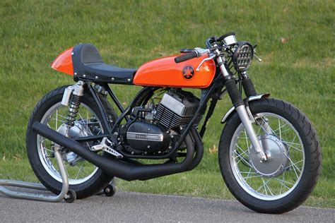 Lightweight Giant Killer Yamaha R5 350 Café Racer Bikebound