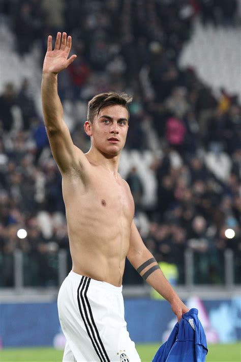 Paulo Dybala Desnudo El Futbolista Amigo De Rihanna CromosomaX