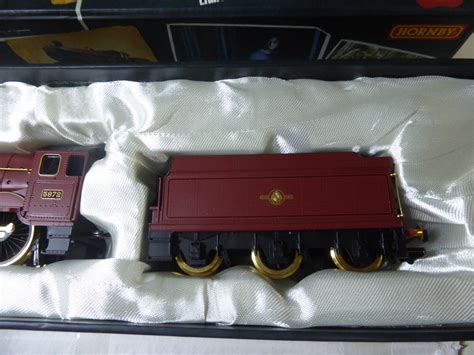 Modelzone Hornby 18ct Gold Plated Hogwarts Express Train R3082 Brand