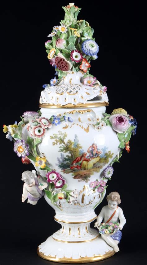 At Auction Johann Joachim K Ndler Meissen Watteau Large Potpourri