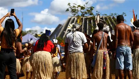 Acampamento Indigena Em Brasilia O Jacar