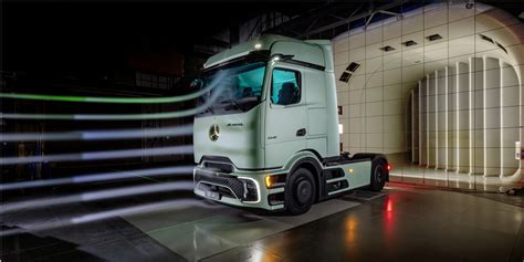 Mercedes Benz Trucks Unveils The Actros L A Glimpse Into The Future Of