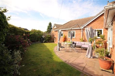 Beachcroft Road Kingswinford Dy6 3 Bedroom Detached Bungalow For Sale