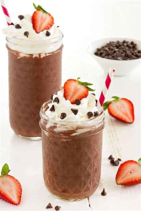 Strawberry Chocolate Smoothie | My Baking Addiction