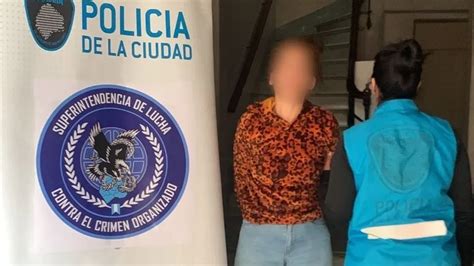 Viudas negras detuvieron a dos amigas que seducían hombres por redes