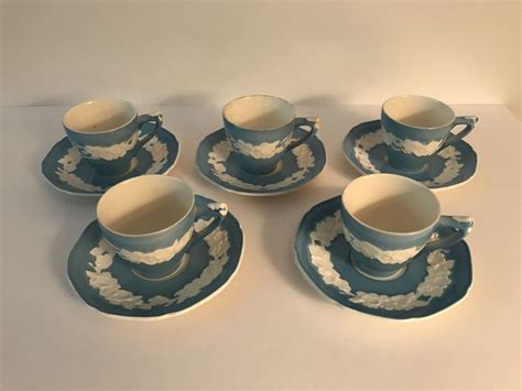 Set Of Crown Ducal Gainsborough Demitasse Cups Saucers