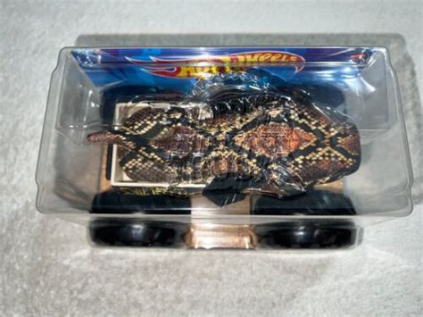 HOT WHEELS MONSTER TRUCKS CAGE RATTLER 1 24 SCALE OVERSIZED NEW 2023