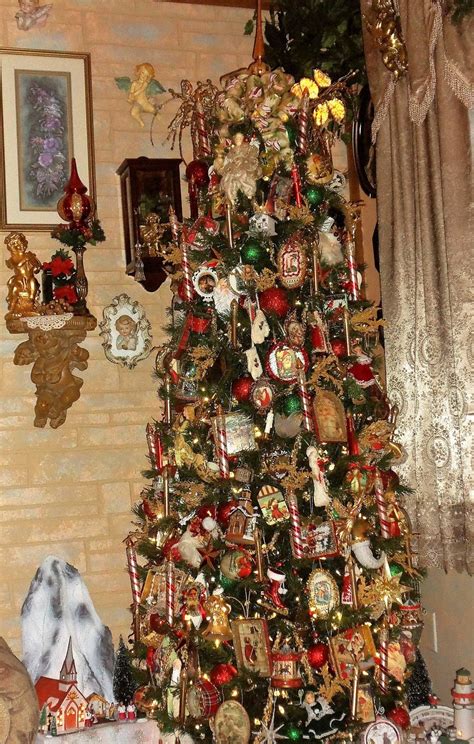 A Debbie Dabble Christmas A Victorian Style Christmas Tree And Village