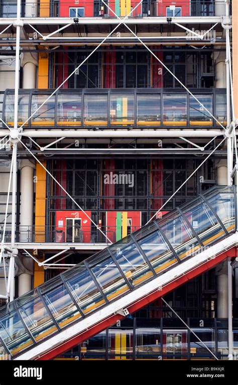 France Paris Centre Pompidou By Architects Renzo Piano Richard