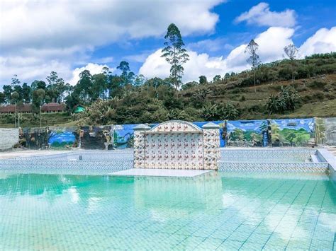 Carita Alam Hot Spring Tiket Masuk Daya Tarik Fasilitas Bolu Susu
