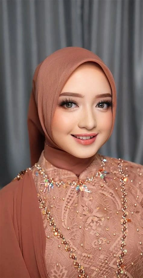 Pin By Hulfana Husnna On Make Up Inspirasi Hijab Makeup Graduation