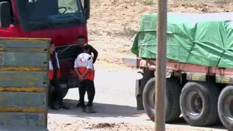 Primeiros caminhões de ajuda humanitária entram em Gaza Vídeo Dailymotion