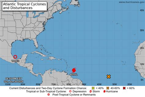 Huracán Beryl Sigue Avanzando Al Oeste Y Amenaza A Las Islas De Las