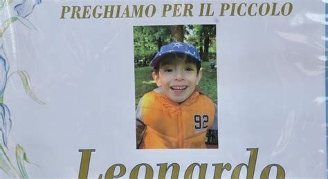 Milano Bambino Morto Dalle Scale A Scuola Due Maestre E Una Bidella