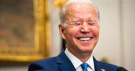 Us Pr Sident Joe Biden Er Scherzt Im Werbeclip Ber Sein Alter Gmx