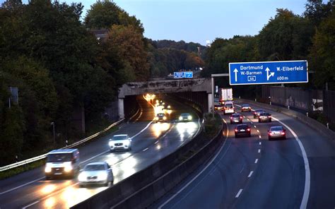 A46 Bei Wuppertal Sperrung Zwischen Wichlinghausen Und Elberfeld In