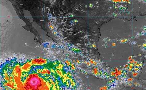 Huracán Jova se intensifica a categoría 4 advierte la Conagua