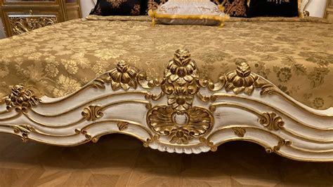 Pompöös by Casa Padrino Luxus Barock Doppelbett Creme Gold